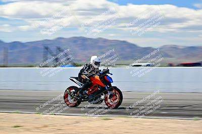 media/Mar-25-2024-Moto Forza (Mon) [[8d4319bd68]]/4-Novice Group/Session 4 Front Straight Speed Pans/